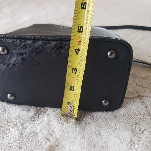 GUESS bag - Picture 7 of 9